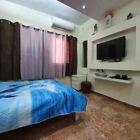 Ezore Yam Apartmens - Elmali'akh St. 4 Bat Yam Bagian luar foto