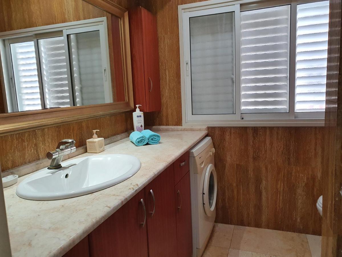 Ezore Yam Apartmens - Elmali'akh St. 4 Bat Yam Bagian luar foto