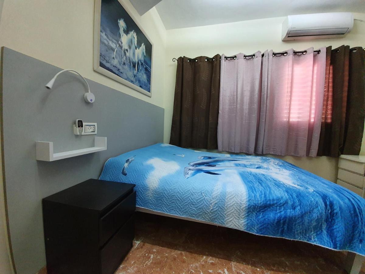 Ezore Yam Apartmens - Elmali'akh St. 4 Bat Yam Bagian luar foto