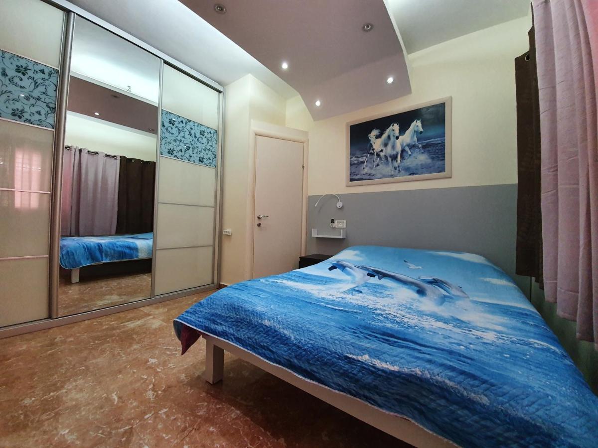 Ezore Yam Apartmens - Elmali'akh St. 4 Bat Yam Bagian luar foto