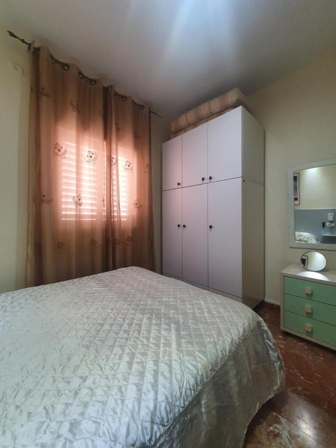 Ezore Yam Apartmens - Elmali'akh St. 4 Bat Yam Bagian luar foto
