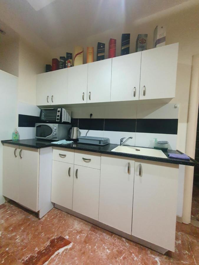 Ezore Yam Apartmens - Elmali'akh St. 4 Bat Yam Bagian luar foto