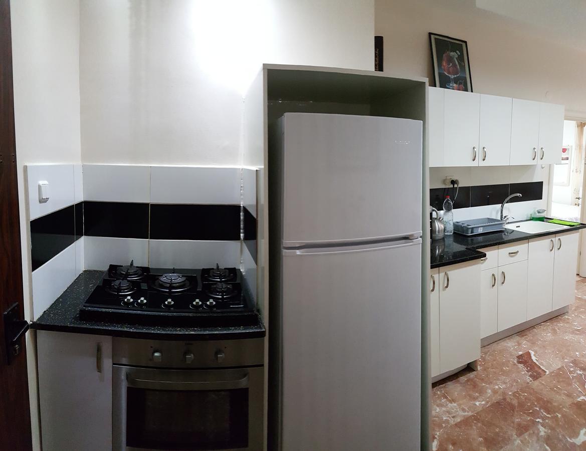 Ezore Yam Apartmens - Elmali'akh St. 4 Bat Yam Bagian luar foto